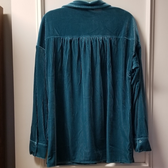 ⚜ Green Velvet Double Pocket Shirt - Picture 10 of 11